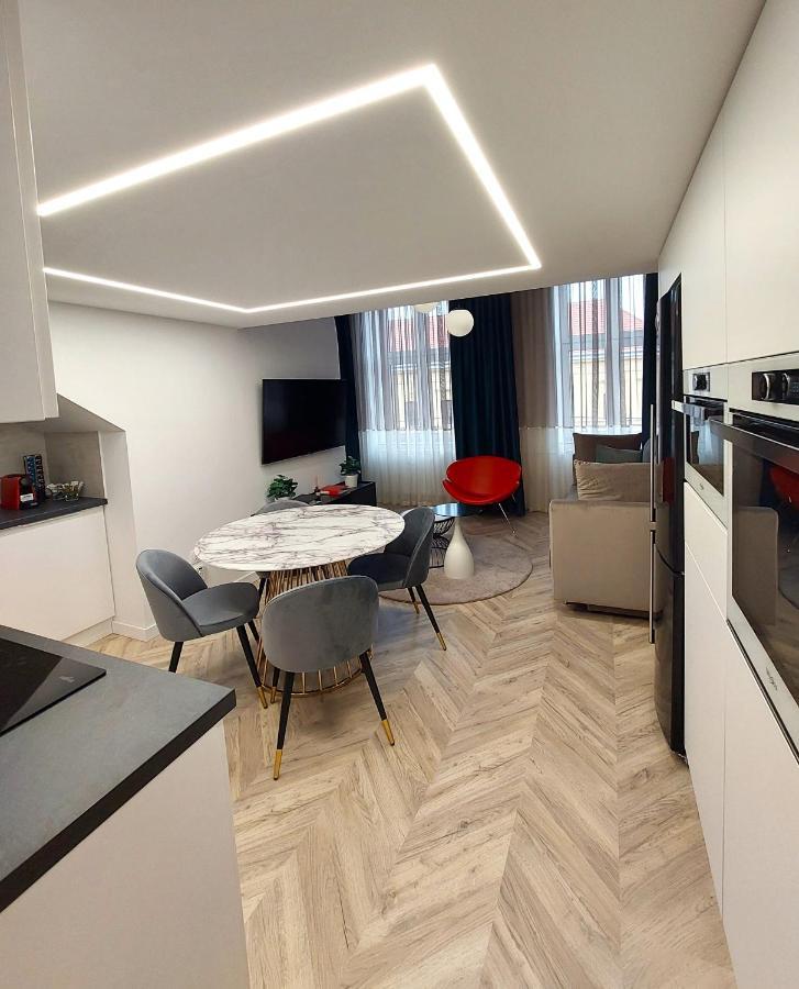 Central Gallery Apartment Debrecen Exterior photo