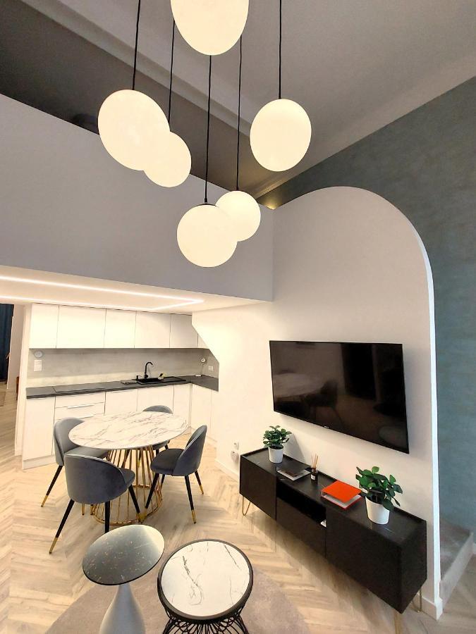 Central Gallery Apartment Debrecen Exterior photo